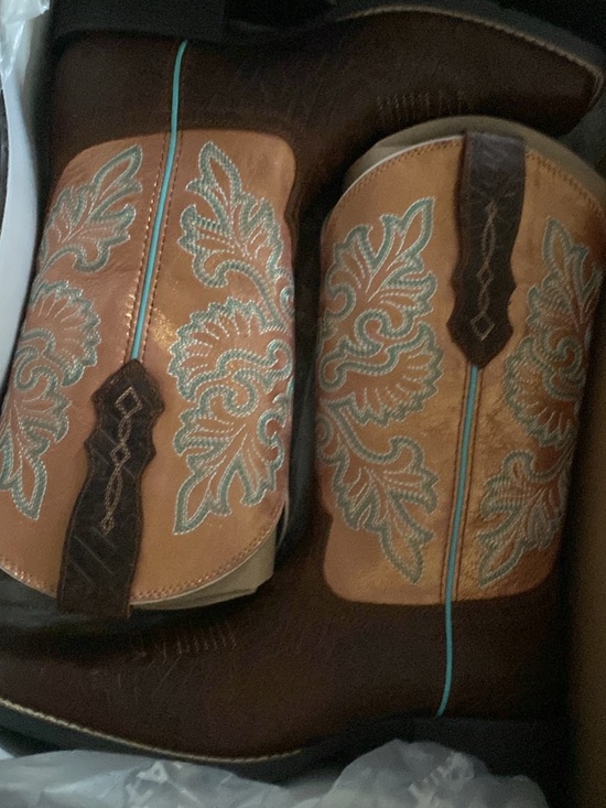 Ariat Shoes - Women’s Ariat Round Up Wide Square Toe StretchFit 9B NIB